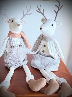 Ganz 2-Piece Boy and Girl Antlers Set Shelf Sitters (Item Model: MX187915).